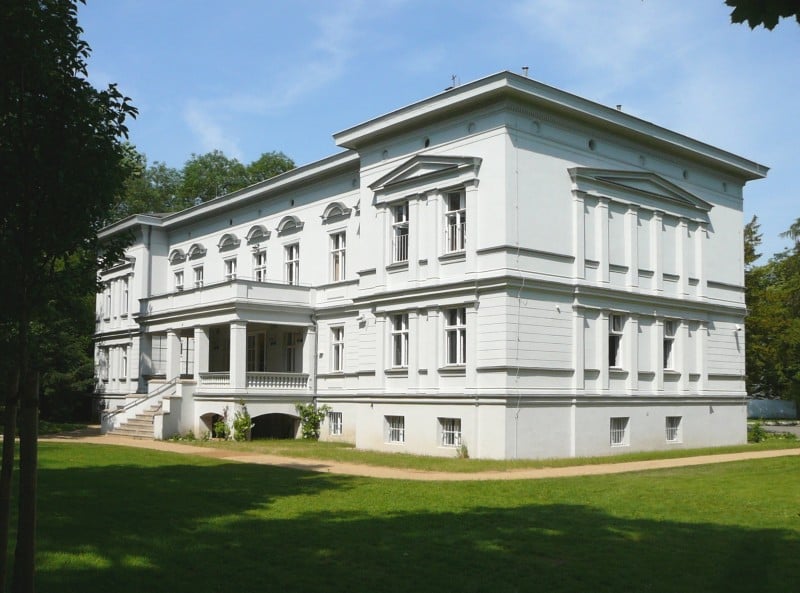 SIS Swiss International School