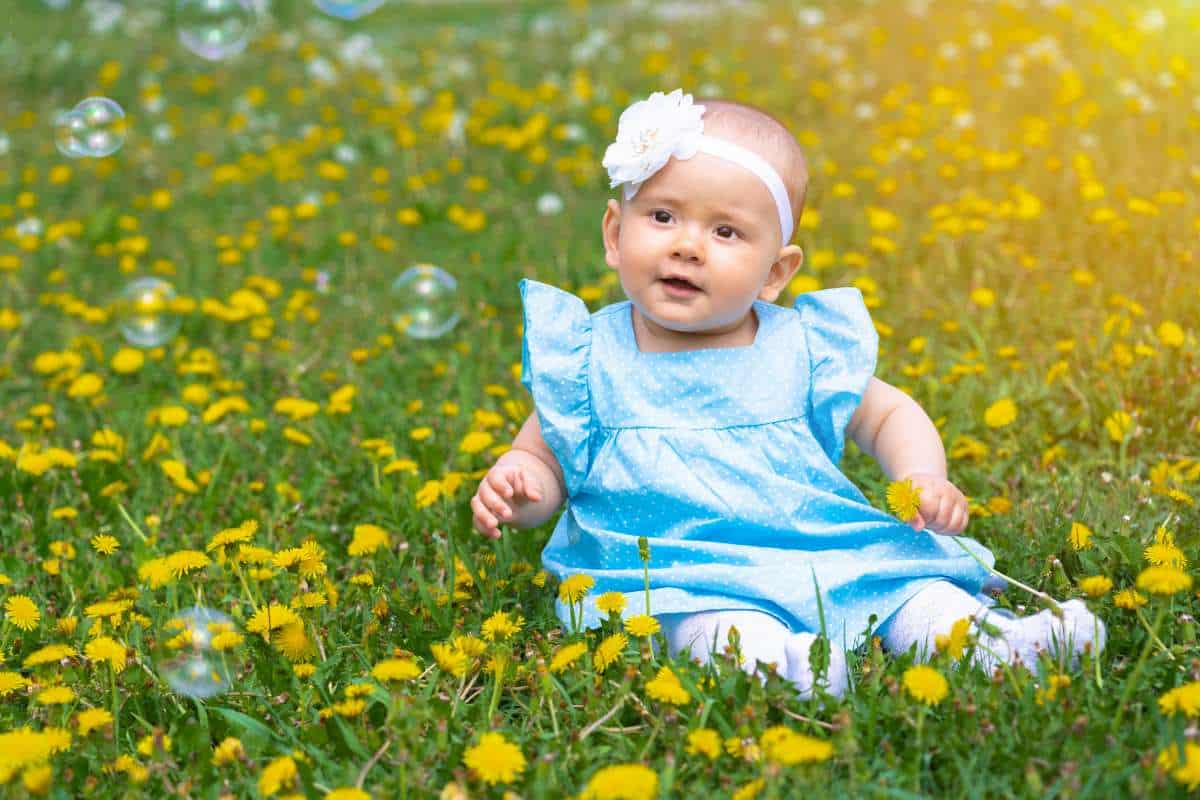 Das blaue Sommerkleid für Babys lässt Dein Kind strahlen!
