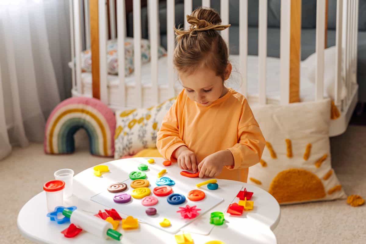 Montessori Spielzeug: Der ultimative Ratgeber für Eltern 2024