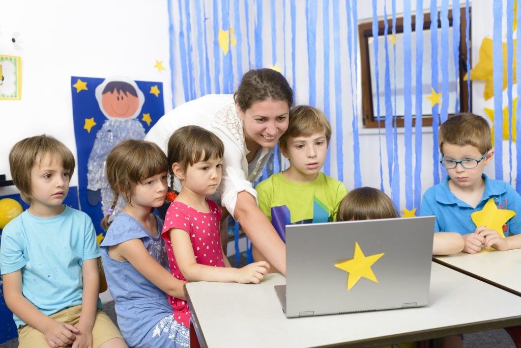 Medien im Kindergarten: So funktioniert Medienerziehung in der Kita