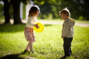 Ball fangen Spiel spielen Spielzeug Garten Spaß Sportspiel für Kinder rot 