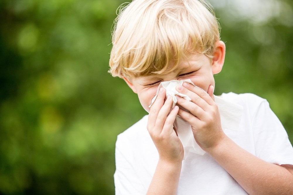 Rote Augen beim Kind: Mögliche Ursachen und Behandlungsmöglichkeiten