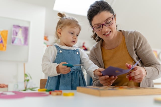Basteln fördert die Entwicklung: Was wirklich dahintersteckt basteln