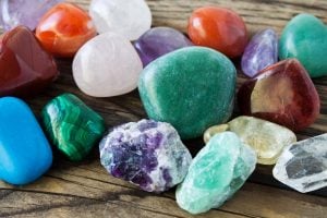 bunte edelsteine