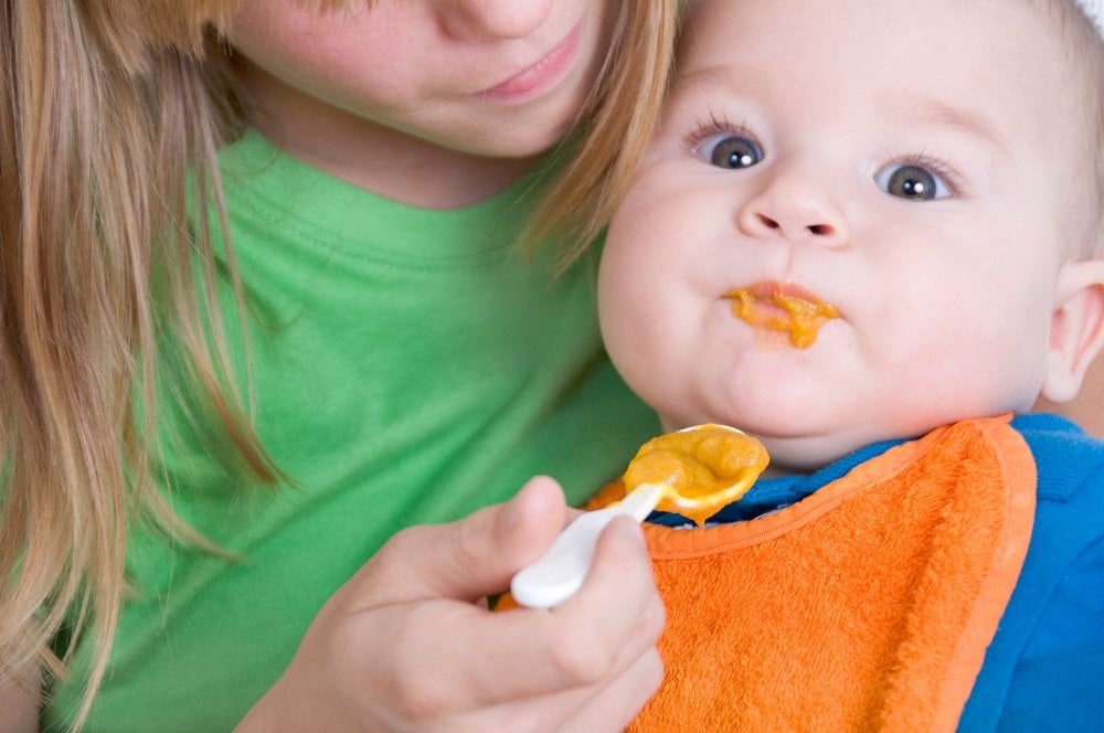 Erbrechen bei Kleinkindern: Ursachen und Behandlung