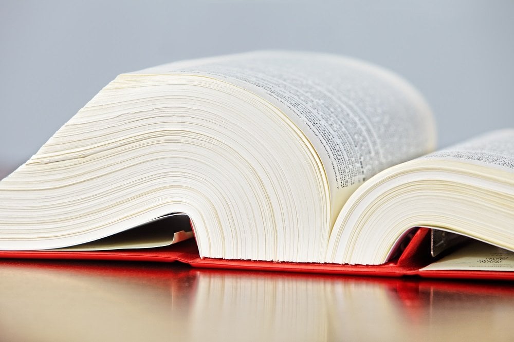 aufgeschlagenes Gesetzbuch