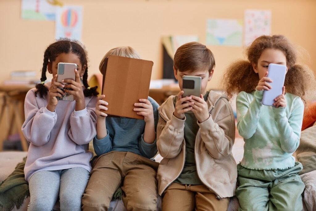 Tablets im Familienalltag: Lernen, Spielen oder Ablenkung?