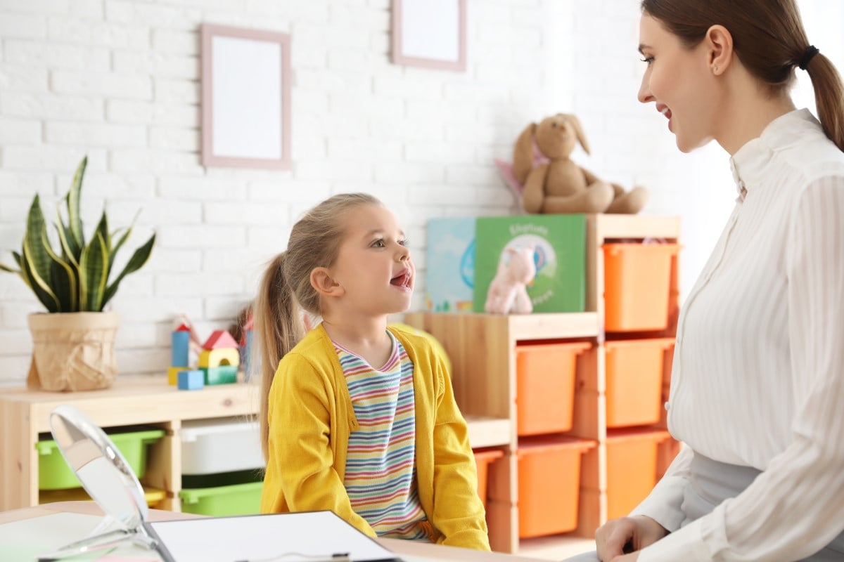 Sprachstandserhebung in der Kita: Methoden, Tests und Förderung verständlich erklärt sprachstörungen bei kindern