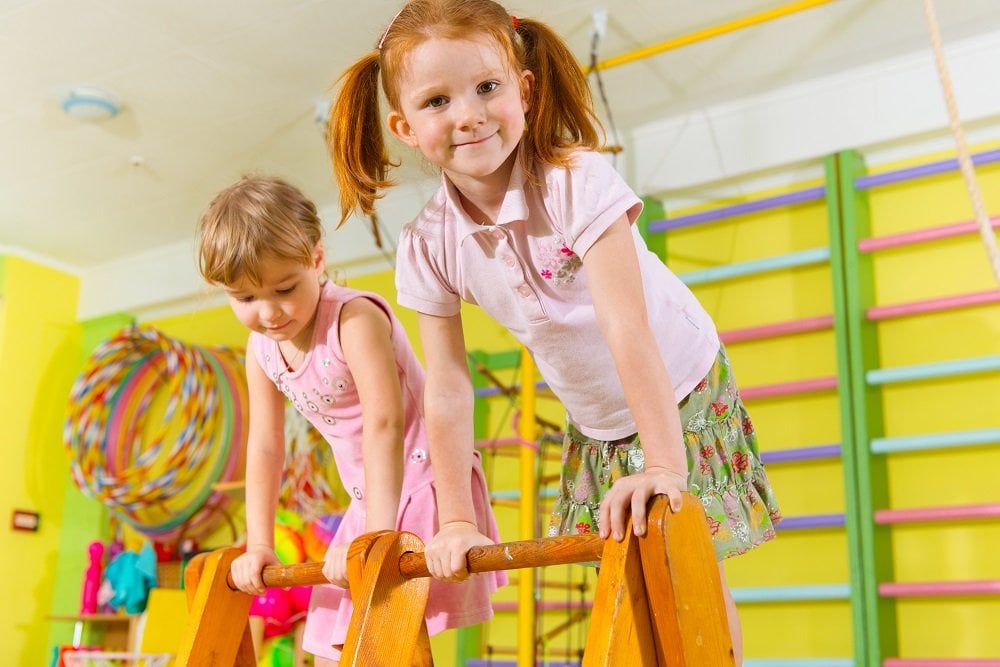 Turnen im Kindergarten: Die besten Übungen und Ideen fürs Kitaturnen