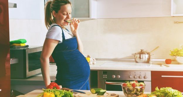 Ob eine vegane oder vegetarische Ernährung für Schwangere geeignet ist